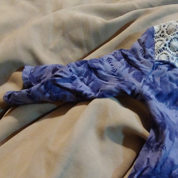 Roxy Girl Blouse - Picture 4 of 5